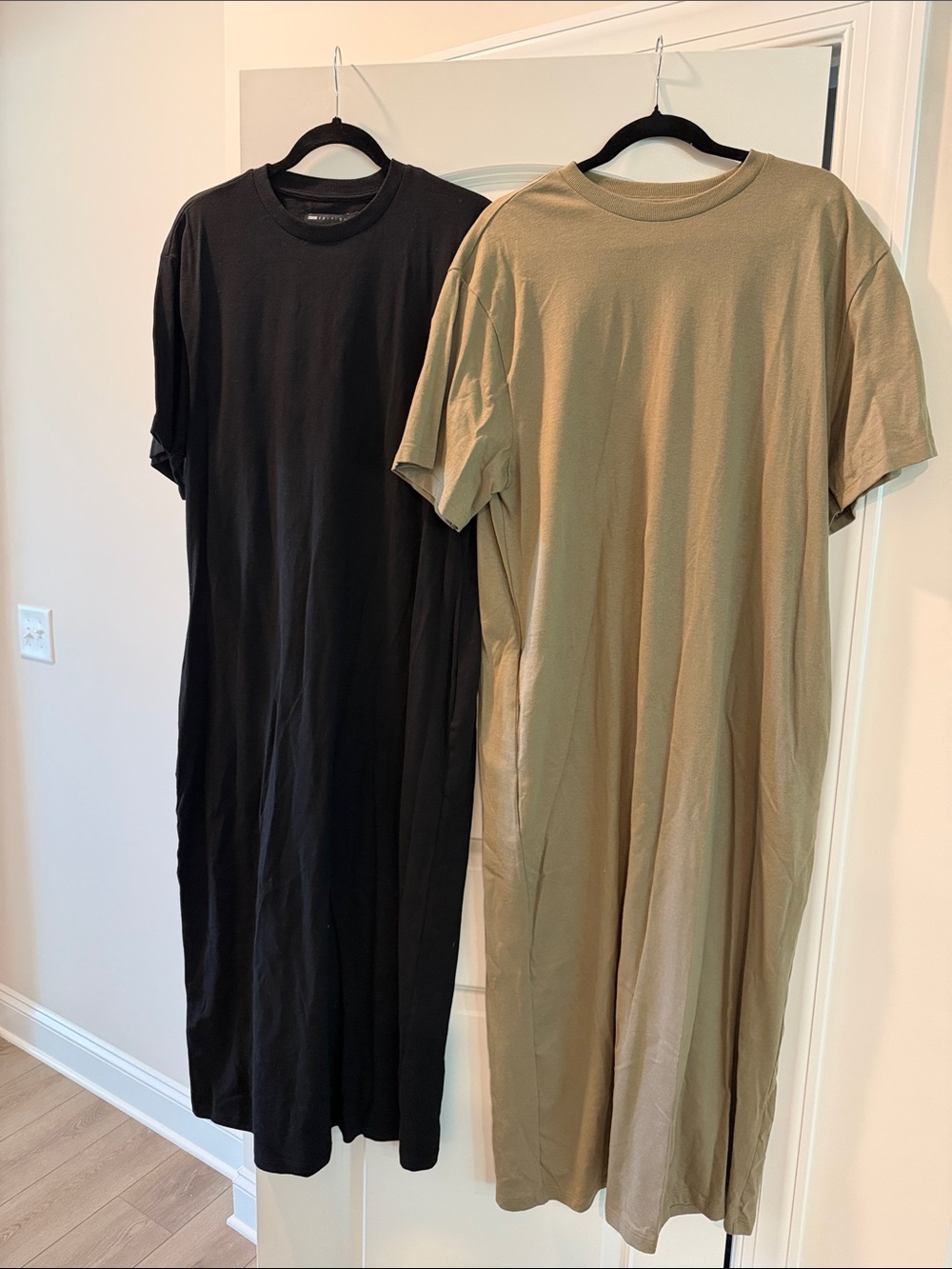 Women's Crew Neck Short Sleeve Shirt Dress - Black and Olive